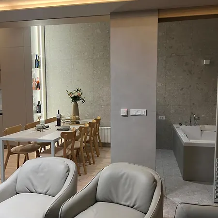 Luxury A64 Vucko Private Host Lejlighed 4*